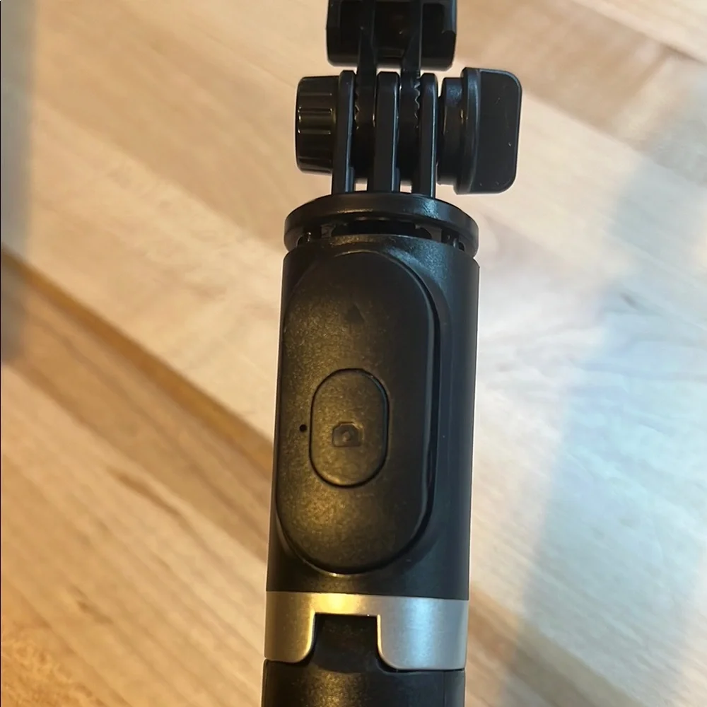 Selfie Stick / Phone Tripod MQOUNY Portable Selfie Fill Light Portable All-in-1